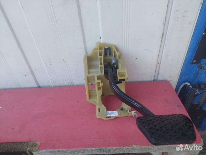 Педаль тормоза BMW 5 E60 N52 B25 aкпп