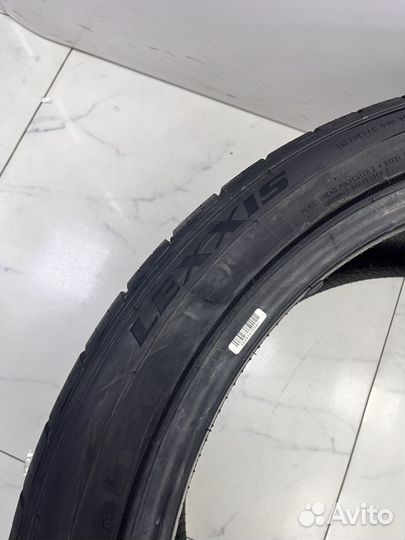 Lexxis Orezon HTX 275/40 R22 и 315/35 R22