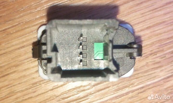 Кнопка стеклоподъемника Ford Focus 2