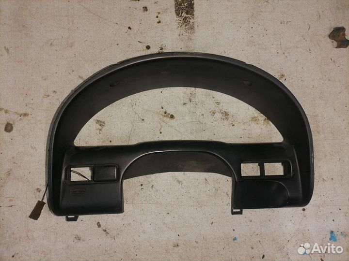 Накладка щитка приборов Nissan Serena 23