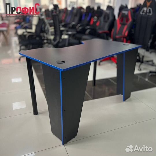 Компьютерный игровой стол Геймер (цвета)