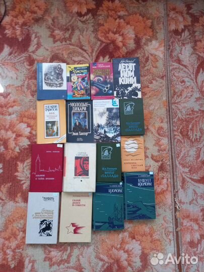 Огромное количество книг