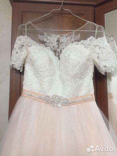 Платье свадебное 46 размер