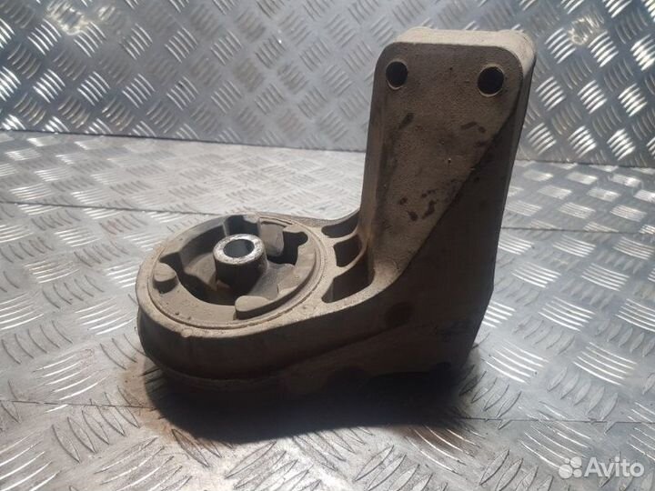 Кронштейн двигателя (Chevrolet Captiva)