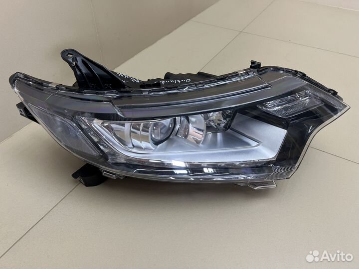 Фара правая Mitsubishi Qutlander GF