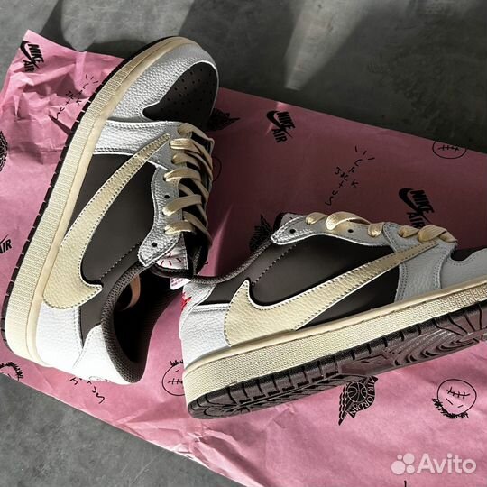 Nike air jordan 1 travis scott reverse mocha