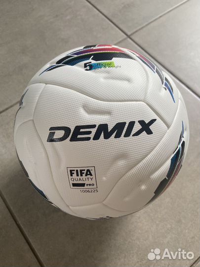 Футбольный мяч