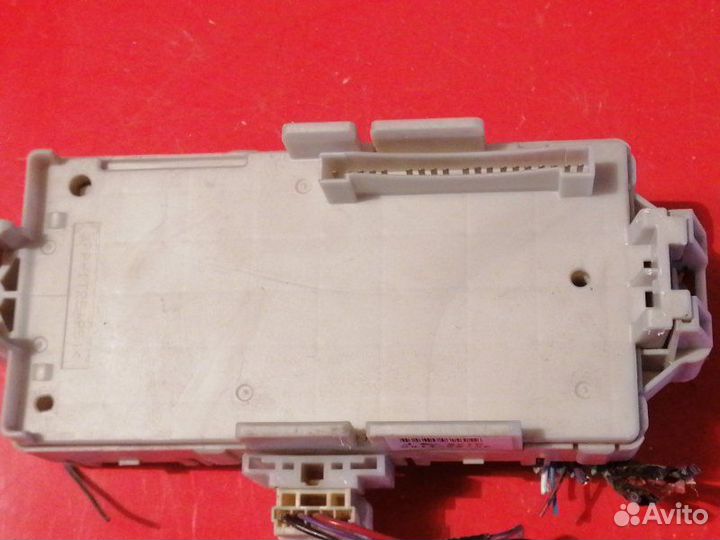 Блок предохранителей Mitsubishi Outlander 2