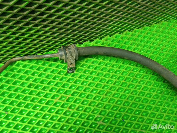 Трубка гура Mitsubishi carisma