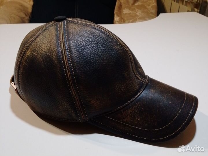 Мужская кожаная кепка