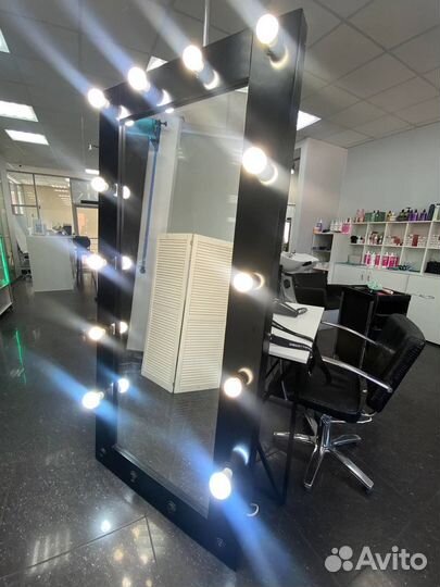 Зеркало напольное с подсветкой