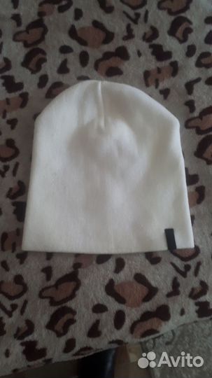 Шапка белая новая