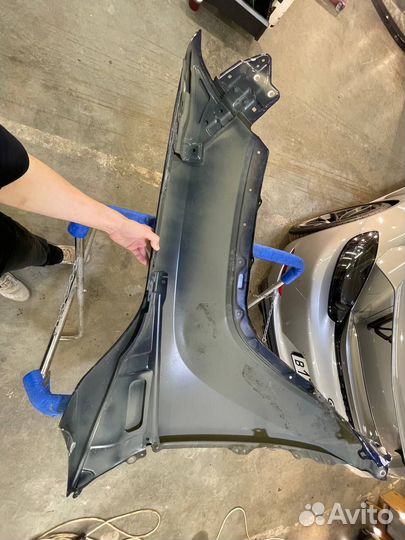 Крыло переднее левое Land Cruiser 300