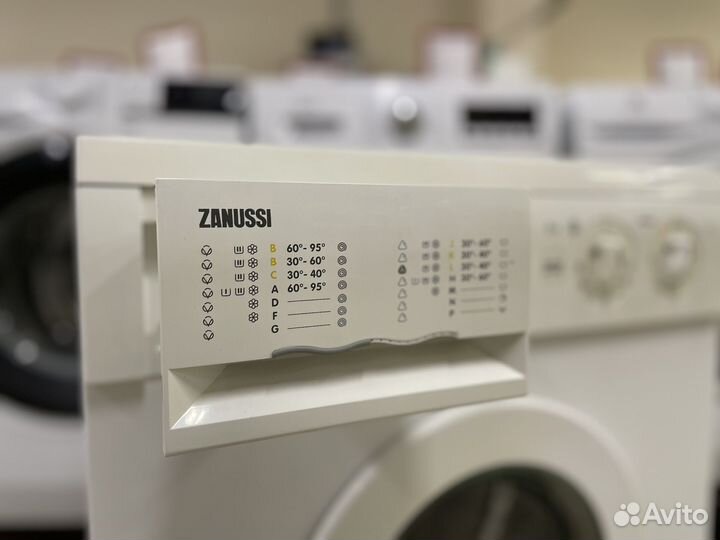 Стиральная машина Zanussi / Узкая 32 см / Гарантия