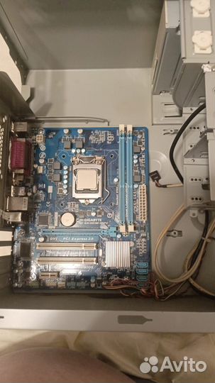 Материнская плата с процессором и памятью
