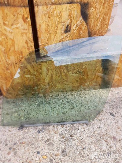 Стекло двери Suzuki SX4 HB 2006-2013