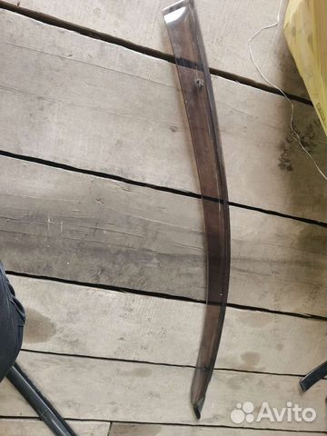 Ветровик правый передний toyota avensis azt250