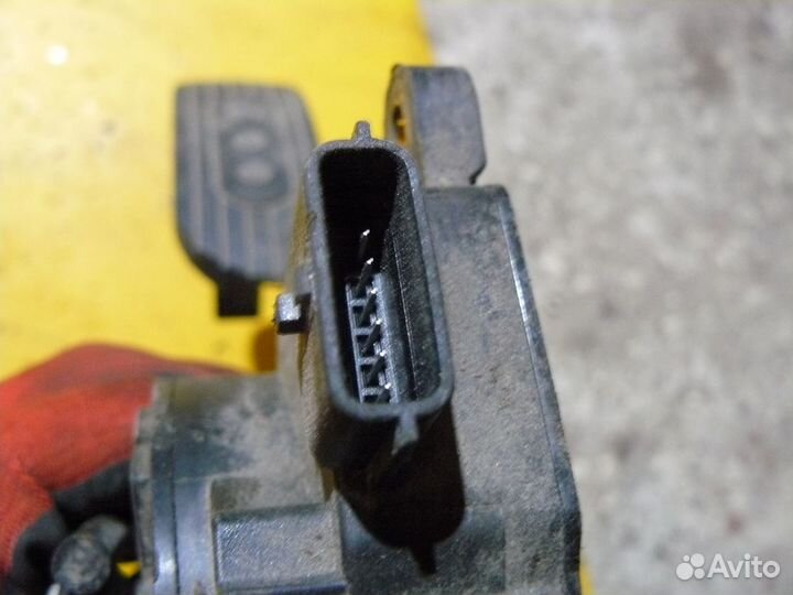 Педаль газа для Nissan Note 2008г