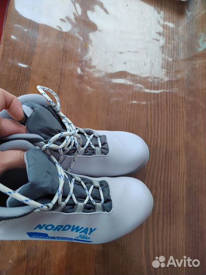 Продаю лыжные ботинки 36р