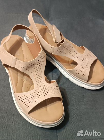 Босоножки женские