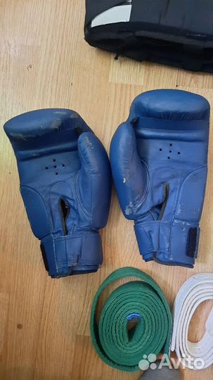 Боксерские перчатки,пояса,шлем,лапа