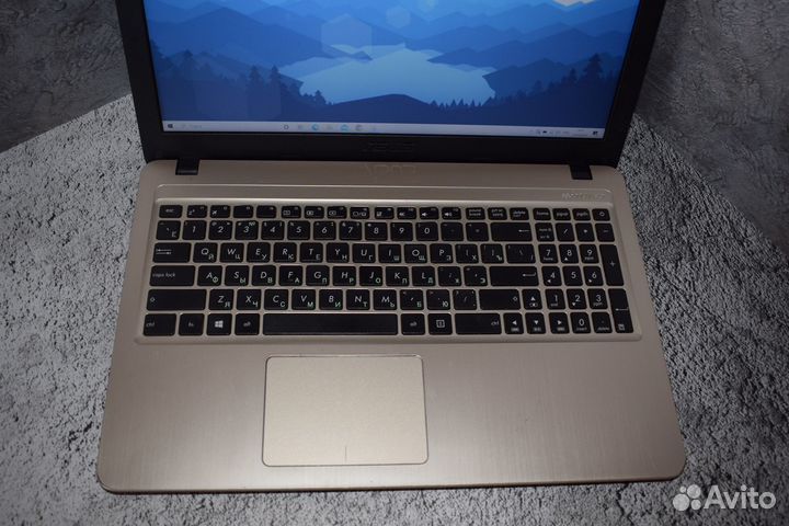 Ноутбук asus на Core i3-7020U/ MX 110/ Full Hd