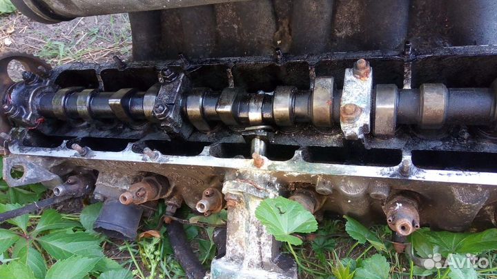 Головка блока цилиндров двигателя