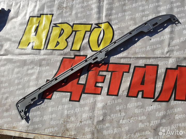 Накладка левого порога Toyota LC150 Prado