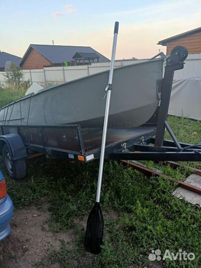 Моторная лодка с мотором