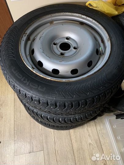 R15 Nokian Tyres Hakkapeliitta 8 185/65, PCD 4x100 DIA 54.1