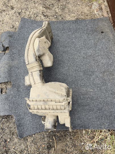 Корпус воздушного фильтра Mitsubishi Outlander XL