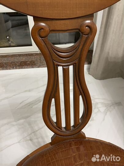 Банкетка для фортепиано