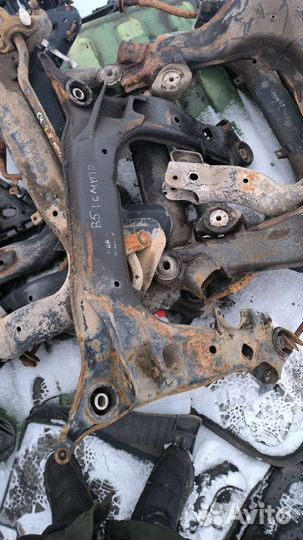 Подрамник Audi A4B5 МКПП 1.6 1.8