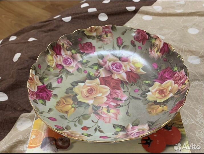 Конфетница на ножке