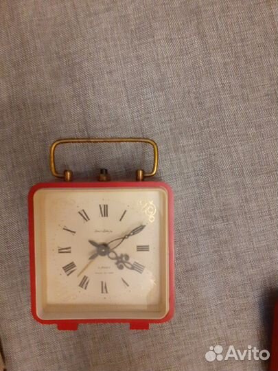 Часы будильник