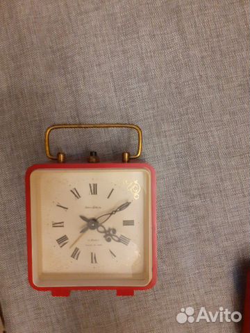 Часы будильник