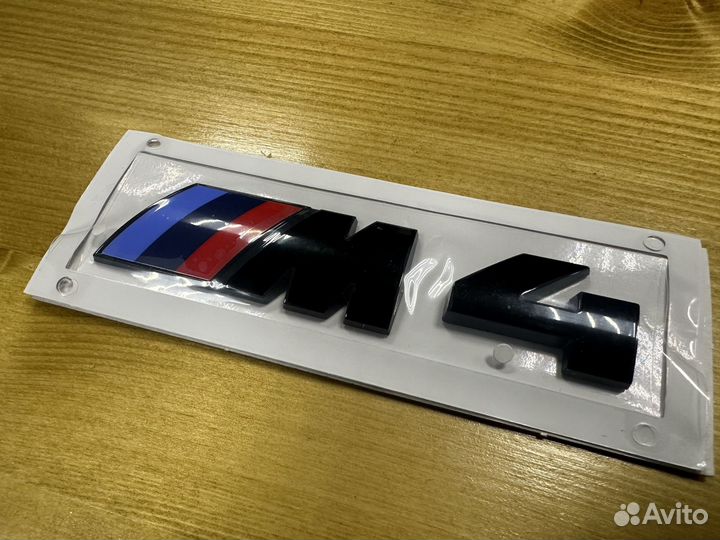 Эмблема на багажник BMW M4 f32 f33 f36 f82 g22 g82