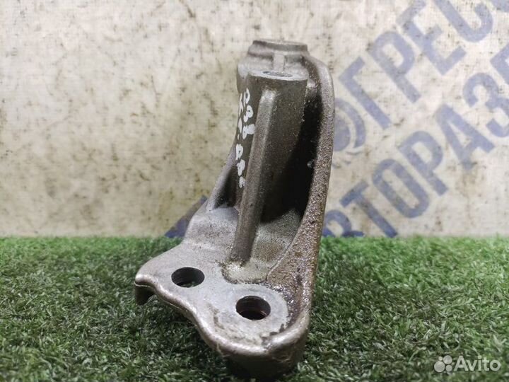 Кронштейн двигателя Ford Fusion хэтчбек 1.6 fyja