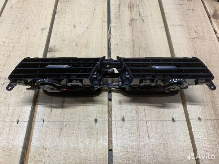 Дефлектор в торпеду Bmw 530D G30 LCI B57D30A 2020