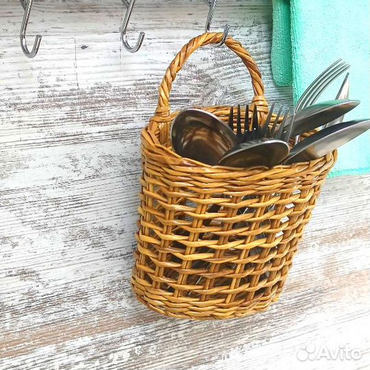 Подвесная плетёная корзина