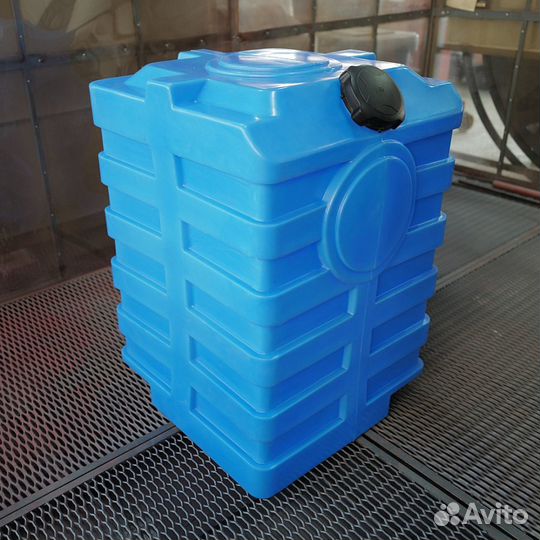 Емкость пластиковая универсальная 600л