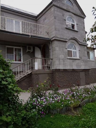 Коттедж 250 м² на участке 12 сот.