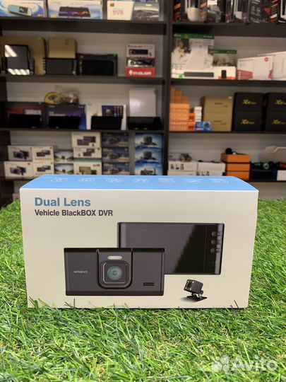 Авторегистратор с тремя камерами