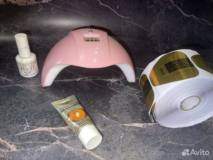 Формы для ногтей и лампа