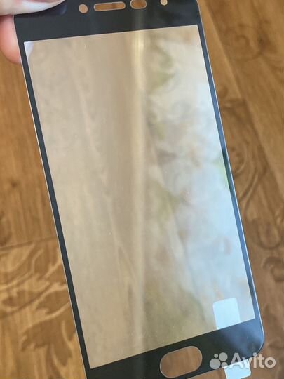 Защитное стекло Samsung Galaxy J4