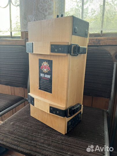 Деревянная коробка из под водки 