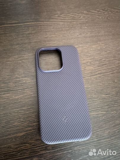 Чехол Spigen для iPhone 14 Pro