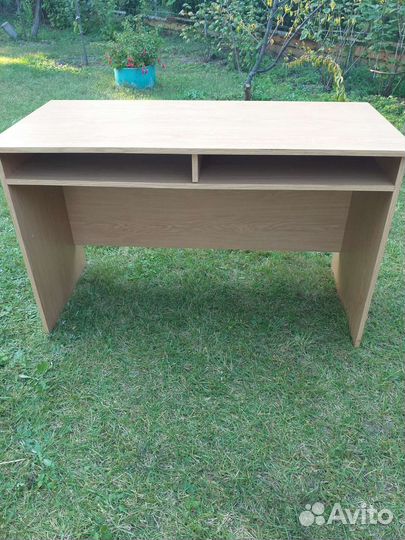 Письменный стол
