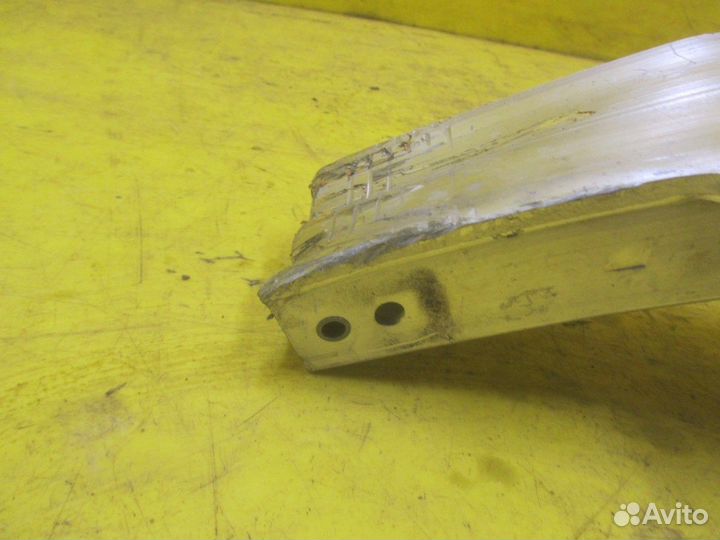 Усилитель бампера передний Mercedes B w246 (11-н.в