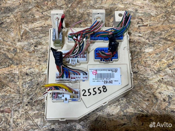 Блок предохранителей передний Kia Soul рест. 2012